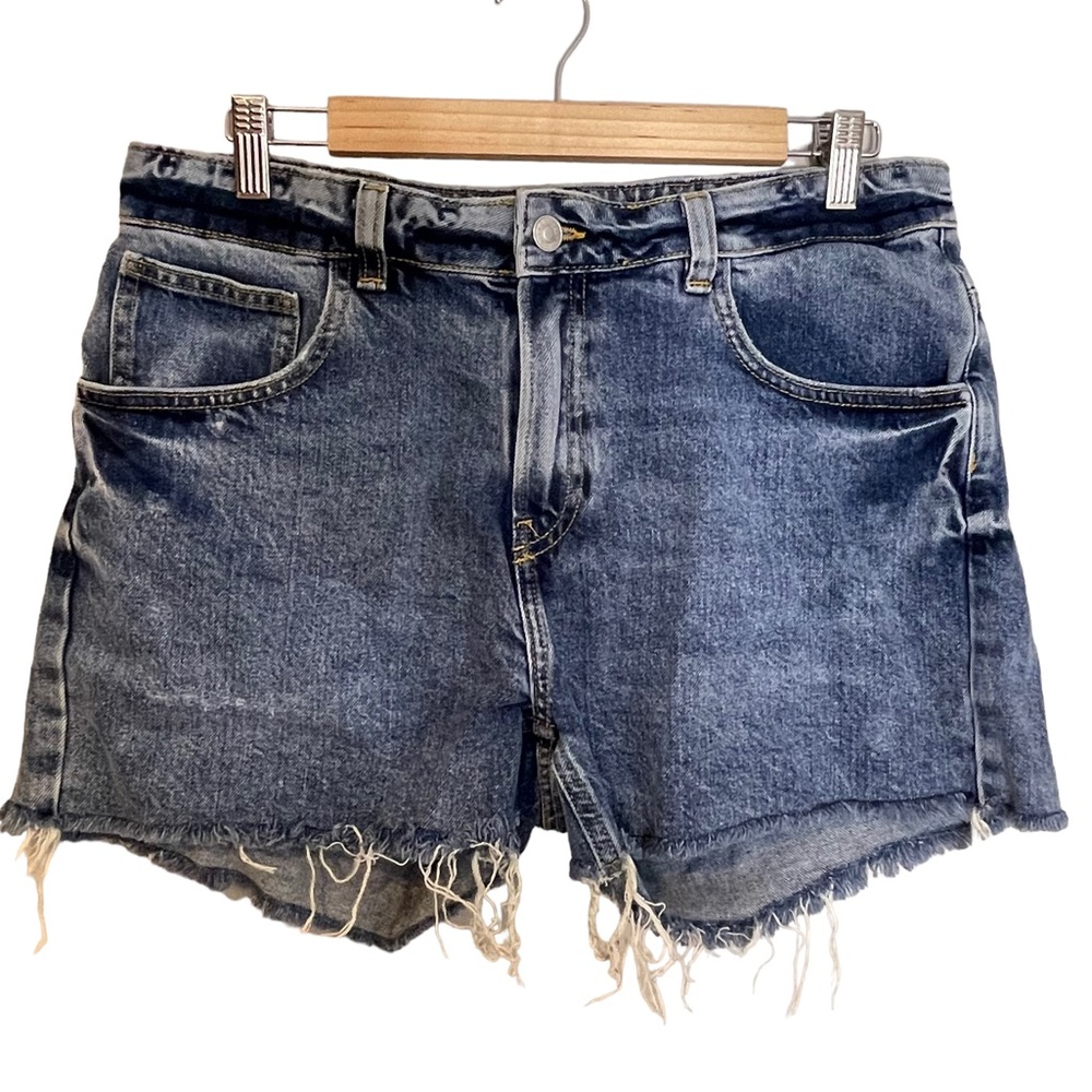Bikbok Women's PS Las Vegas High Waisted Cutoff Denim Shorts Size 32